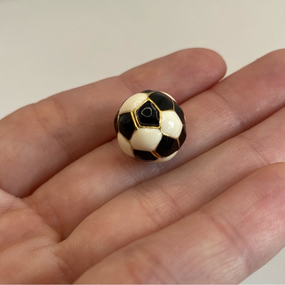 Vintage D’Orlan Enamelled Ball Pendant Gold Black White Necklace Chain Soccer - Picture 9 of 9